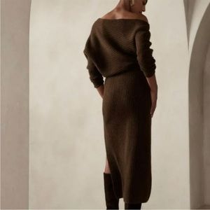 Banana Republic Colleta Off-Shoulder Midi Dress. Maverick Brown. Small. EUC